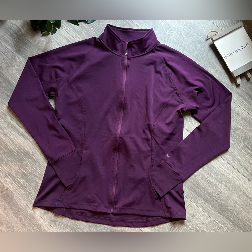 Leg3nd Activewear Workout Mock Neck Full Zip Track Jacket w Thumb Holes. Size L